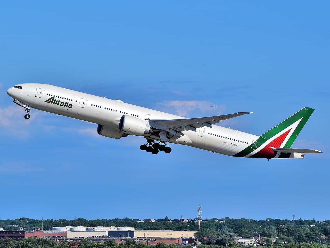 Alitalia Flight Compensation: Claim Up to €600 Under EU261
